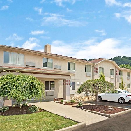 ซูเปอร์ 8 บาย วินด์แฮม แคนอนส์เบิร์ก/พิตส์เบิร์ก แอเรีย Hotel Canonsburg ภายนอก รูปภาพ
