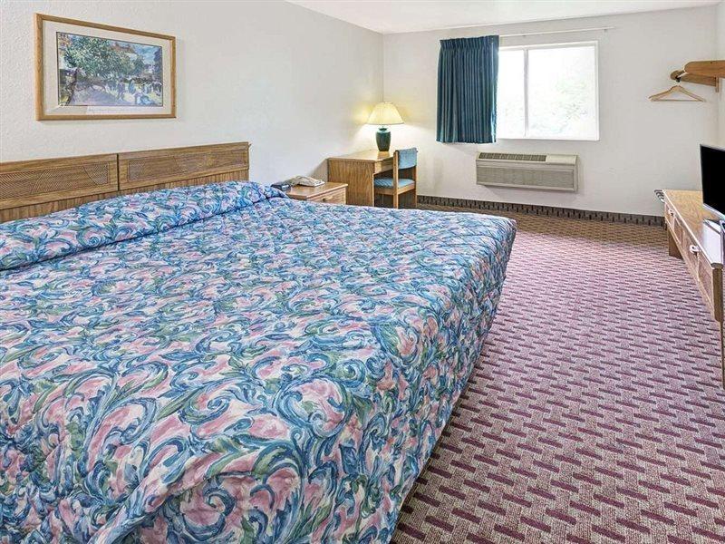 ซูเปอร์ 8 บาย วินด์แฮม แคนอนส์เบิร์ก/พิตส์เบิร์ก แอเรีย Hotel Canonsburg ภายนอก รูปภาพ