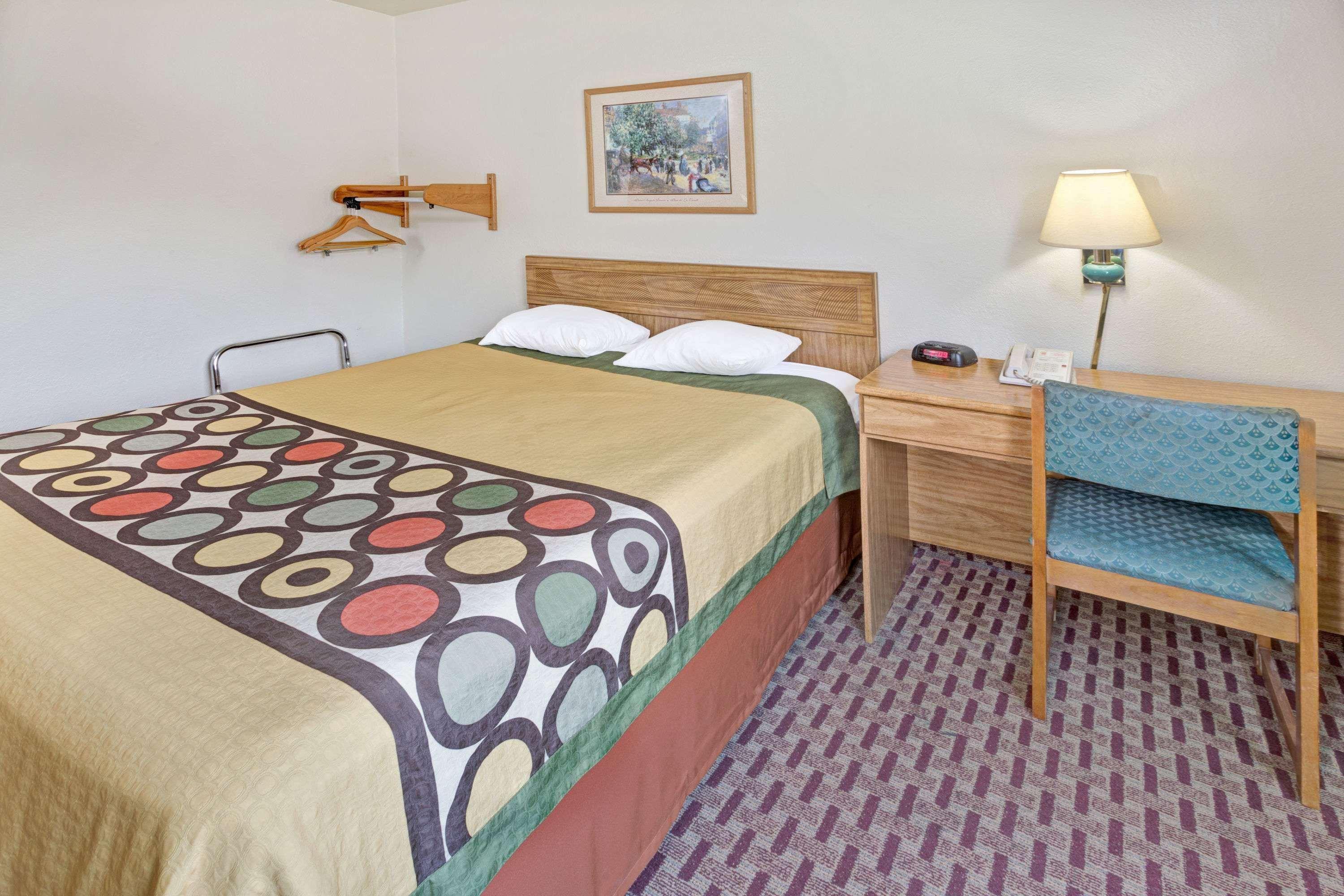 ซูเปอร์ 8 บาย วินด์แฮม แคนอนส์เบิร์ก/พิตส์เบิร์ก แอเรีย Hotel Canonsburg ภายนอก รูปภาพ