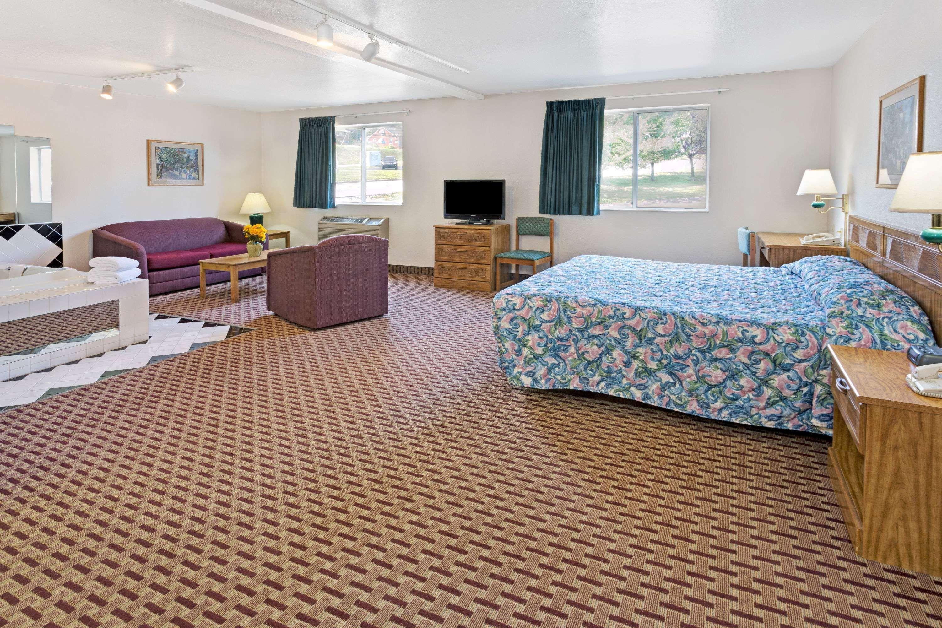 ซูเปอร์ 8 บาย วินด์แฮม แคนอนส์เบิร์ก/พิตส์เบิร์ก แอเรีย Hotel Canonsburg ภายนอก รูปภาพ